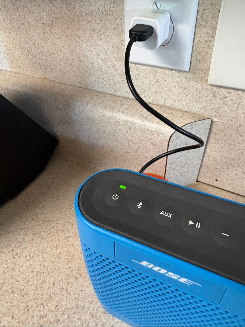 Bose Soundlink Speaker - Picture 3 of 7